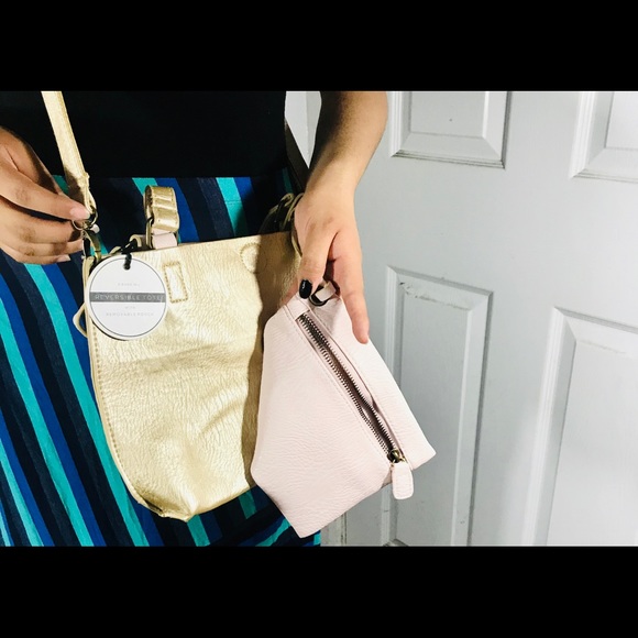 🍕 2/$20 Reversible Tote with removal pouch - Picture 4 of 8